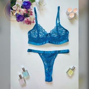 "Giving you blues" Lace Set